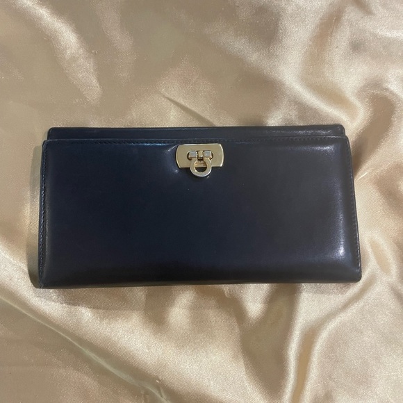 Salvatore Ferragamo Handbags - Salvatore Ferragamo Elegant Black Leather Clutch